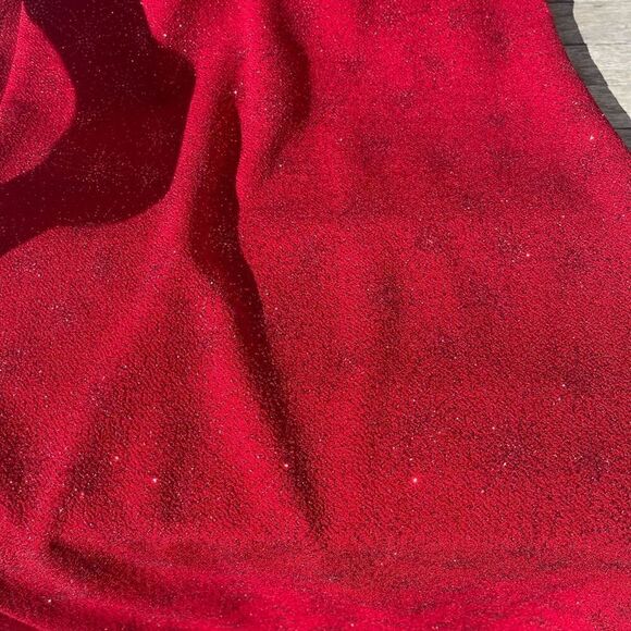 Beautiful deep red glitter prom/formal dress - Picture 2 of 8